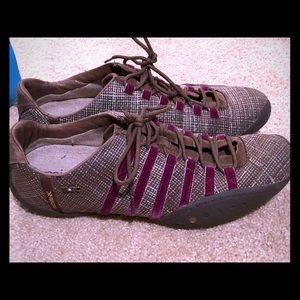 Michelle K Tempo Brown Sport shoe Size 11